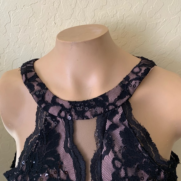 Morgan & Co sequined lace & solid Gow - Picture 9 of 9